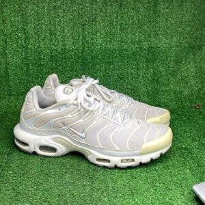 Nike Mens Air Max Plus  Cream and White Sneakers Size 11.5
